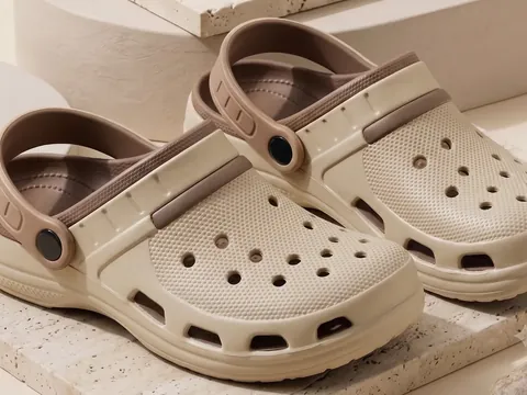 Slideez Article 109 — Perforated Clog · Back Strap, Beige/Brown