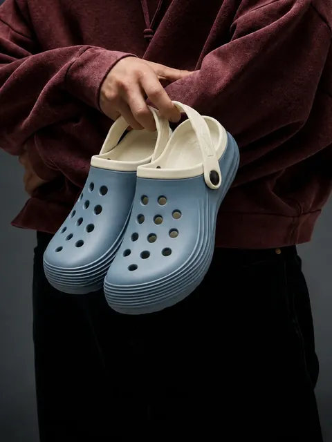 Article 187 — AERO — Slip-On Clog · Back Strap